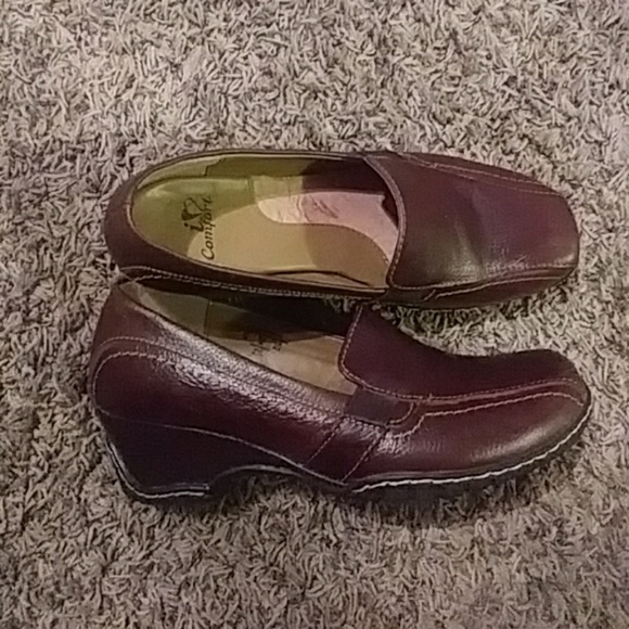 Clogs - Picture 3 of 6